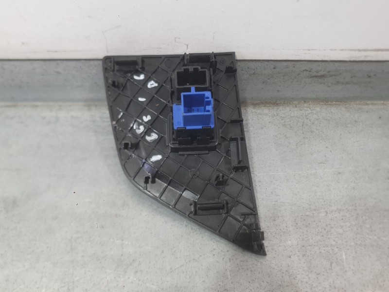 Recambio de warning para volkswagen taigo (cs1) 1.5 tsi referencia OEM IAM   