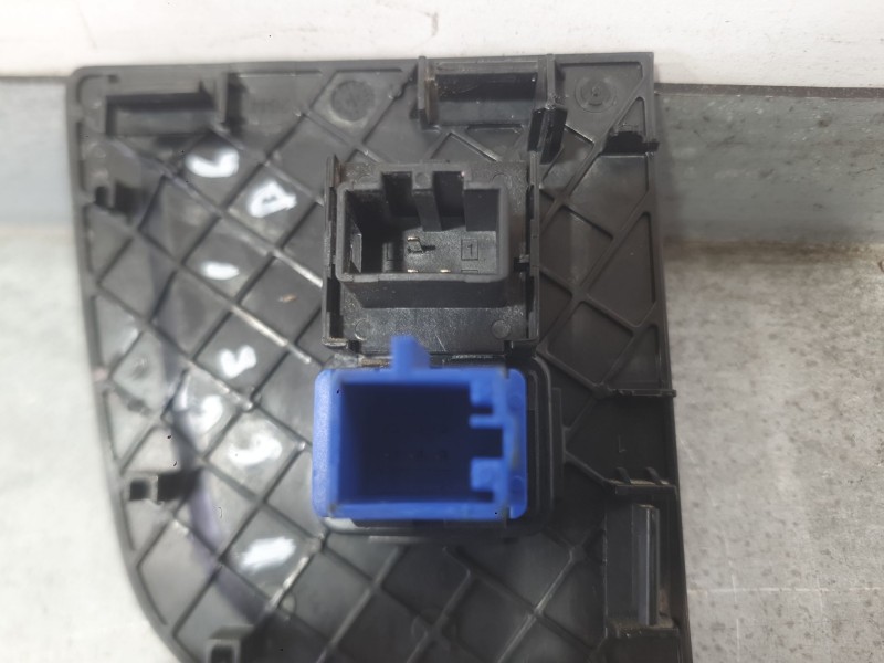 Recambio de warning para volkswagen taigo (cs1) 1.5 tsi referencia OEM IAM   
