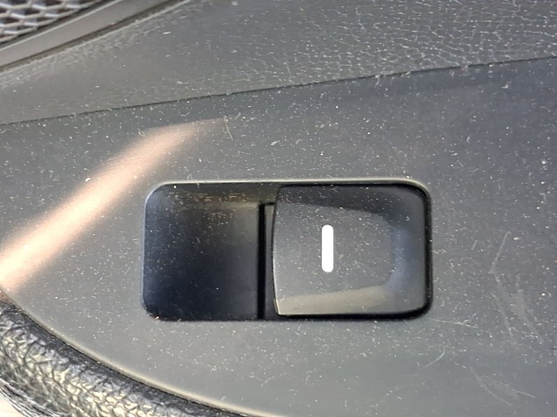 Recambio de mando elevalunas trasero derecho para hyundai veloster (fs) 1.6 gdi referencia OEM IAM 935802V0004X  