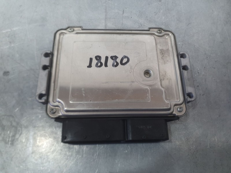 Recambio de centralita motor uce para fiat stilo multi wagon (192_) 1.9 jtd referencia OEM IAM 55204761  