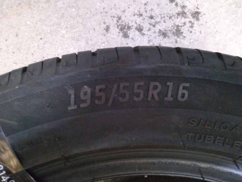 Recambio de neumatico pareja para neumaticos reutilizados - referencia OEM IAM 195551687H 195/55/16/87H LASSA
