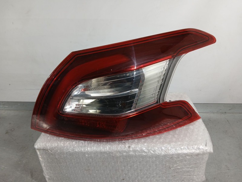 Recambio de piloto trasero derecho exterior para peugeot 308 ii (lb_, lp_, lw_, lh_, l3_) 1.6 bluehdi 120 referencia OEM IAM 967
