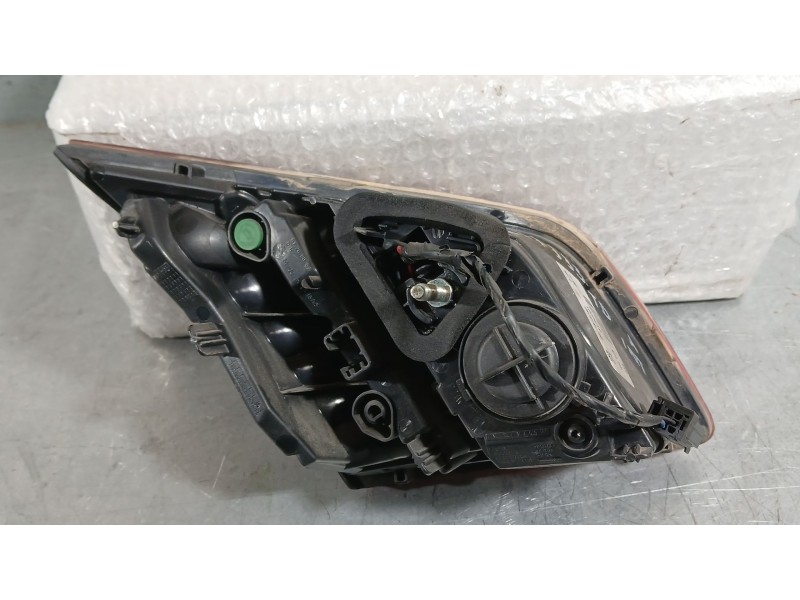 Recambio de piloto trasero derecho interior para peugeot 308 ii (lb_, lp_, lw_, lh_, l3_) 1.6 bluehdi 120 referencia OEM IAM 967