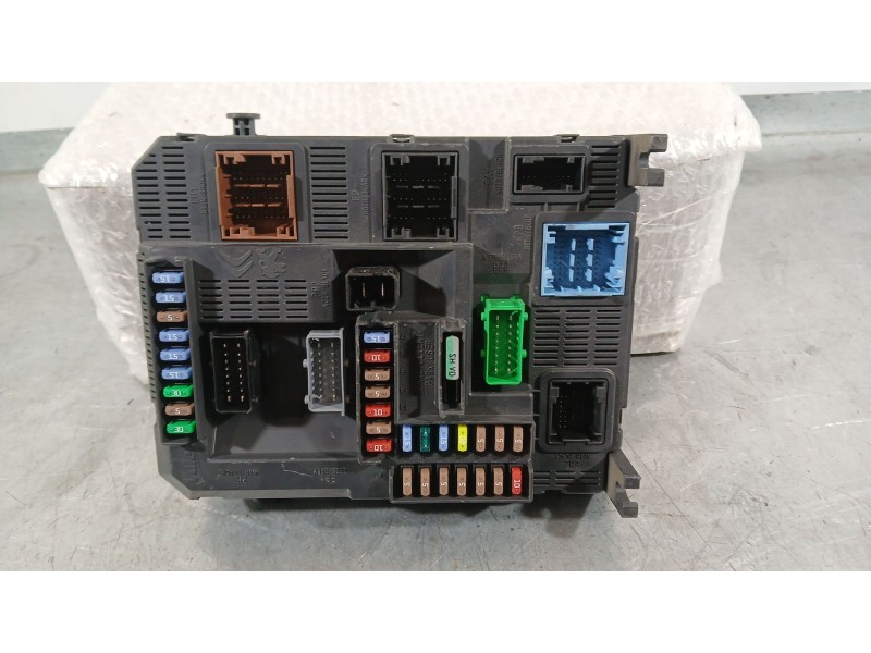 Recambio de caja reles / fusibles para peugeot 308 ii (lb_, lp_, lw_, lh_, l3_) 1.6 bluehdi 120 referencia OEM IAM 9810295780  