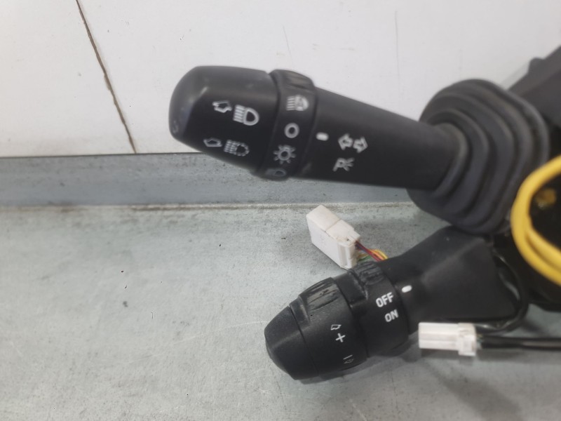 Recambio de mando luces y limpia para fiat stilo multi wagon (192_) 1.9 jtd referencia OEM IAM 735532274  