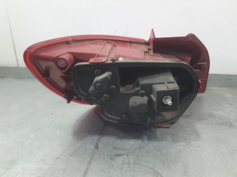 Recambio de piloto trasero derecho para seat ibiza iv sc (6j1, 6p5) 1.4 referencia OEM IAM 6J3945096N  