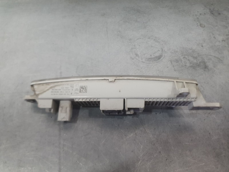 Recambio de piloto delantero izquierdo para citroën c3 ii (sc_) 1.4 hdi 70 (sc8hzc, sc8hr0, sc8hp4) referencia OEM IAM  LUZ DIUR