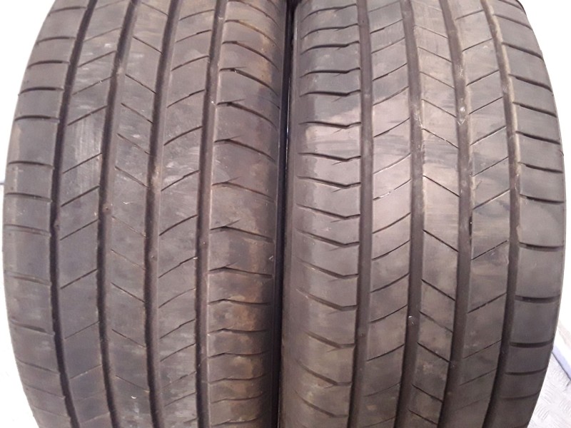 Recambio de neumatico pareja para neumaticos reutilizados - referencia OEM IAM 215551899H KUMHO 215/55/18/99H