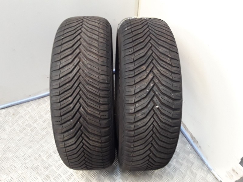 Recambio de neumatico pareja para neumaticos reutilizados - referencia OEM IAM 225601799V MICHELIN 225/60/17/99V