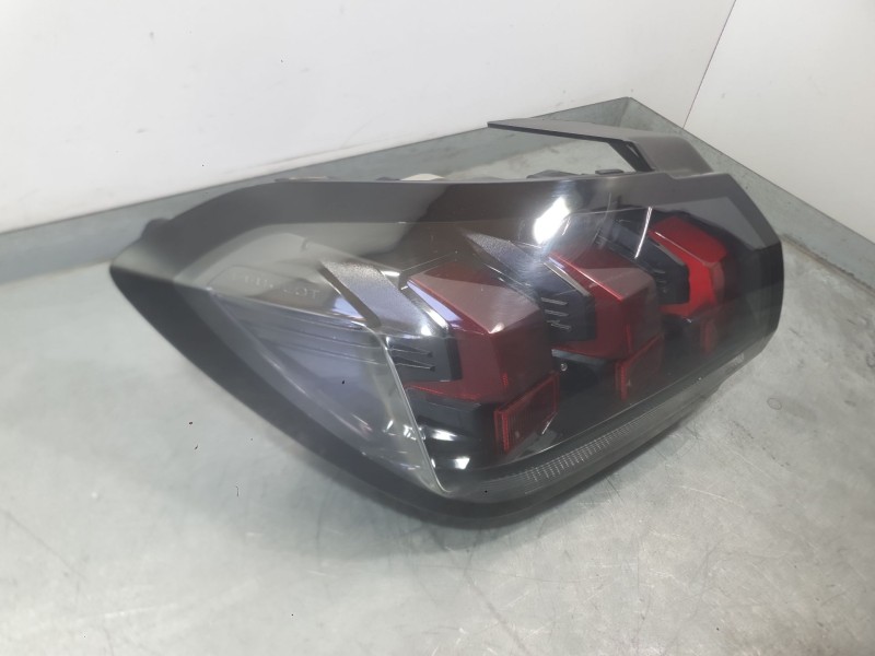 Recambio de piloto trasero izquierdo para peugeot 208 ii (ub_, up_, uw_, uj_) 1.2 puretech 100 referencia OEM IAM 9823216780  