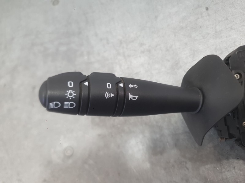Recambio de mando luces y limpia para renault twizy (mam_) 80 referencia OEM IAM   