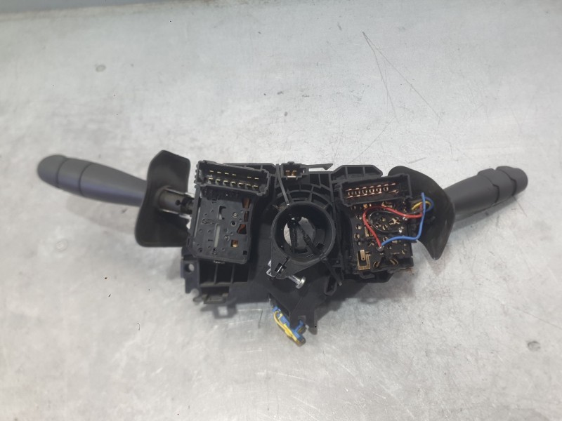 Recambio de mando luces y limpia para renault twizy (mam_) 80 referencia OEM IAM   