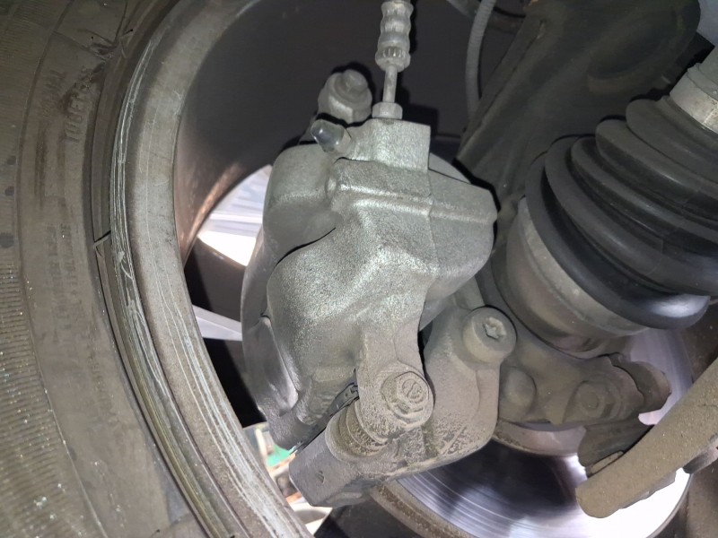 Recambio de pinza freno delantera derecha para peugeot 2008 i (cu_) 1.2 thp 110 / puretech 110 referencia OEM IAM 1617293680  