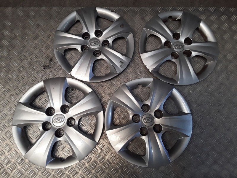 Recambio de juego tapacubos para universal accesorio - referencia OEM IAM 15´´ 5 TORN HYUNDAI RALLADAS