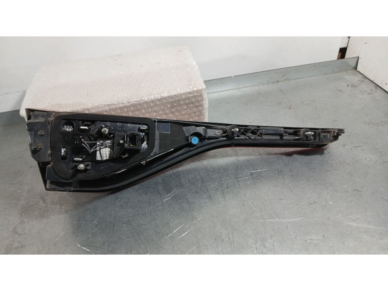 Recambio de piloto trasero derecho interior para renault megane iv hatchback (b9a/m/n_) 1.5 dci 90 (b9a1) referencia OEM IAM 265