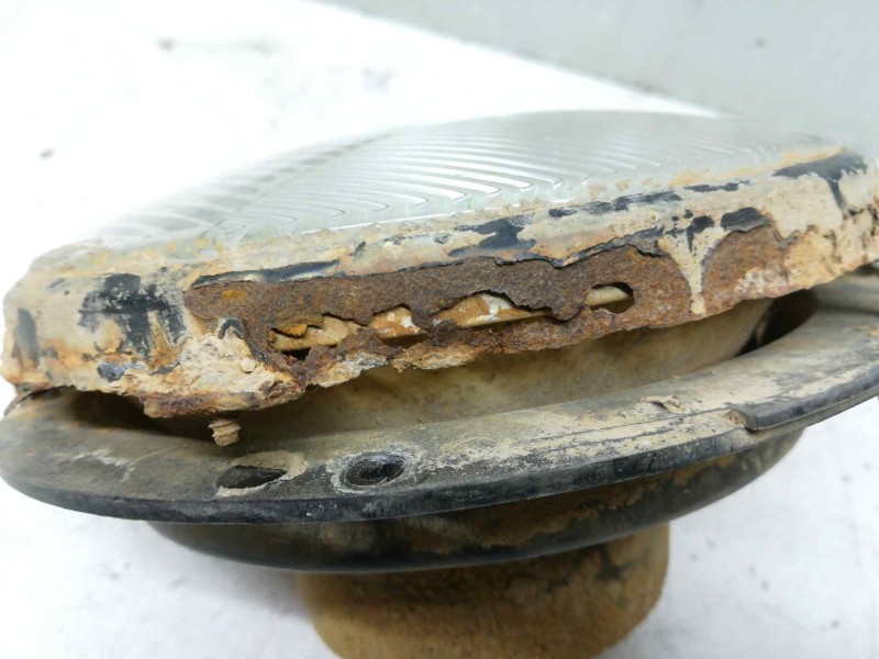 Recambio de faro izquierdo para land rover defender (ld) referencia OEM IAM   MARCO OXIDADO