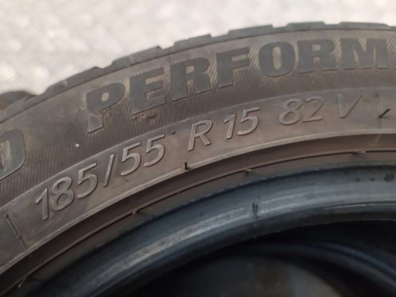 Recambio de neumatico pareja para neumaticos reutilizados - referencia OEM IAM 185551582V 185/55/15/82V RIKEN