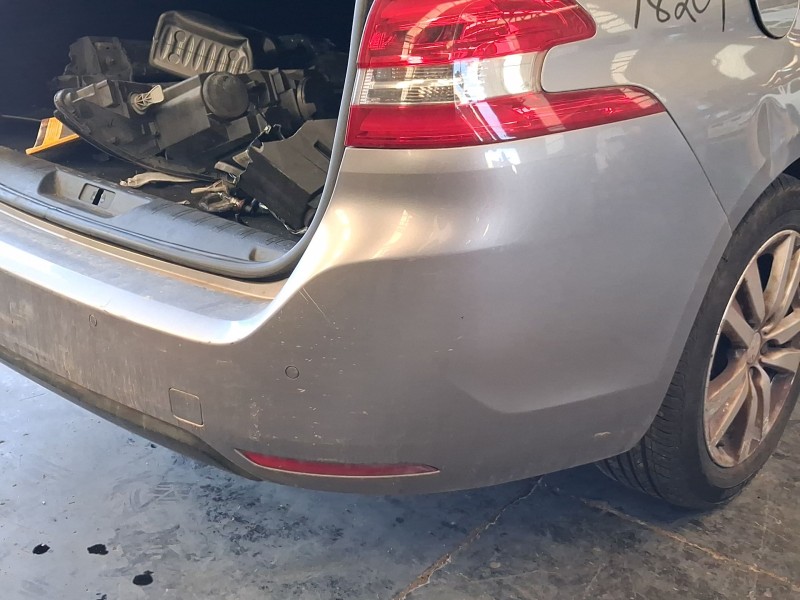 Recambio de paragolpes trasero para peugeot 308 sw ii (lc_, lj_, lr_, lx_, l4_) 1.2 thp 130 referencia OEM IAM 1611608880 ROZADO