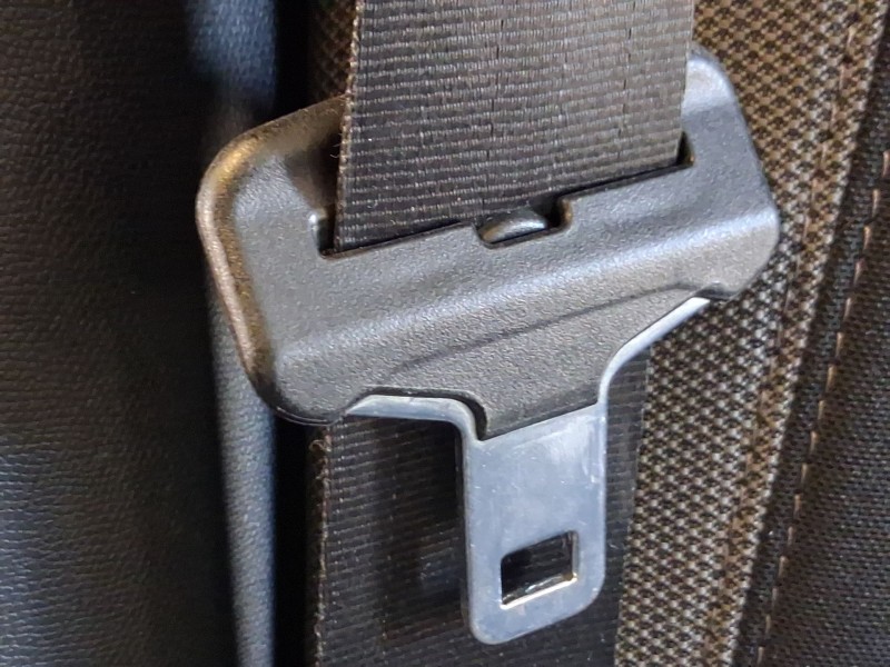 Recambio de cinturon seguridad trasero derecho para peugeot 308 sw ii (lc_, lj_, lr_, lx_, l4_) 1.2 thp 130 referencia OEM IAM 9