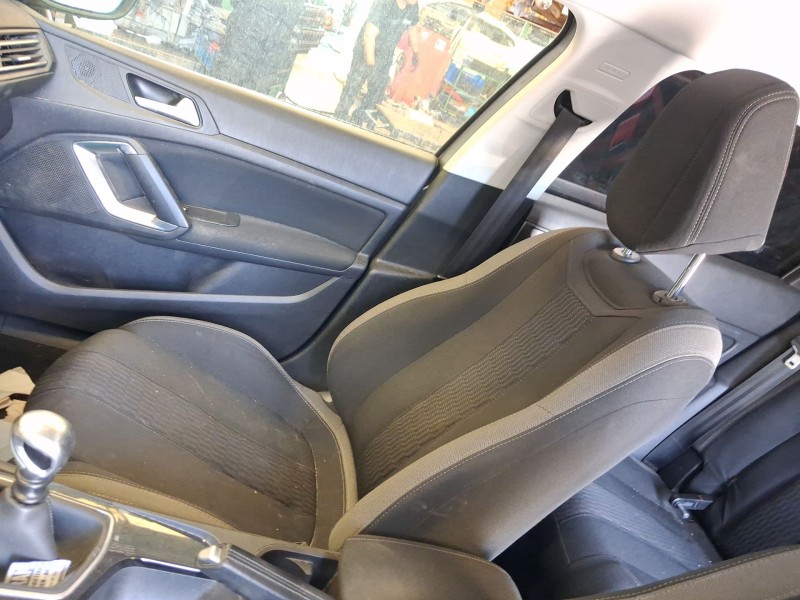 Recambio de asiento delantero derecho para peugeot 308 sw ii (lc_, lj_, lr_, lx_, l4_) 1.2 thp 130 referencia OEM IAM   