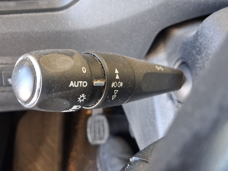 Recambio de mando luces y limpia para peugeot 308 sw ii (lc_, lj_, lr_, lx_, l4_) 1.2 thp 130 referencia OEM IAM 98180645ZD  