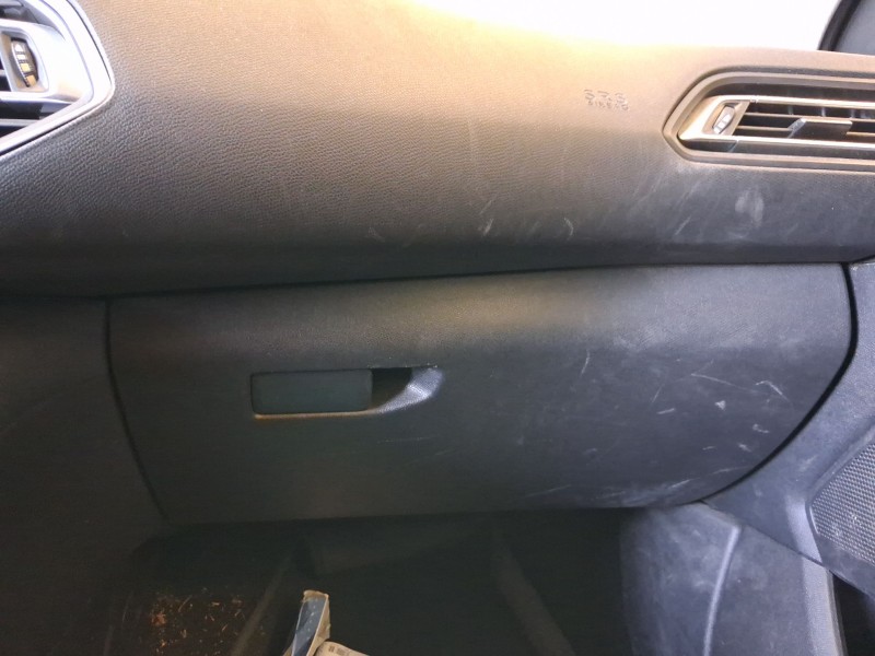 Recambio de guantera para peugeot 308 sw ii (lc_, lj_, lr_, lx_, l4_) 1.2 thp 130 referencia OEM IAM 16108047ZD  