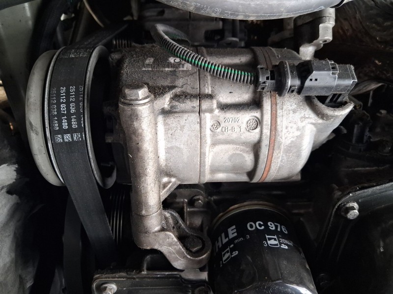 Recambio de compresor aire acondicionado para peugeot 308 sw ii (lc_, lj_, lr_, lx_, l4_) 1.2 thp 130 referencia OEM IAM 9815198