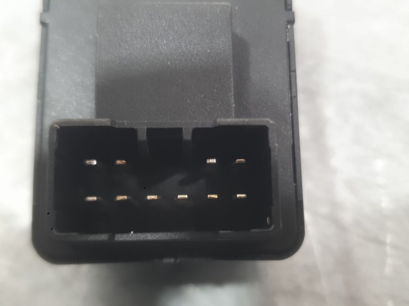 Recambio de mando elevalunas delantero derecho para mg zs suv (azs1) 1.5 vti referencia OEM IAM 10470986  