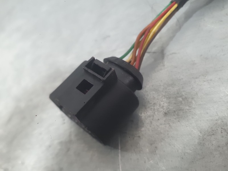 Recambio de retrovisor izquierdo para seat leon st (5f8) 1.2 tsi referencia OEM IAM 5F1857507P9B9 ELECTRICO 