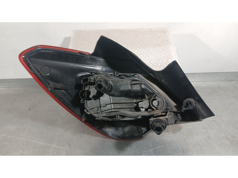 Recambio de piloto trasero derecho exterior para opel corsa e (x15) 1.4 (08, 68) referencia OEM IAM 39090648  