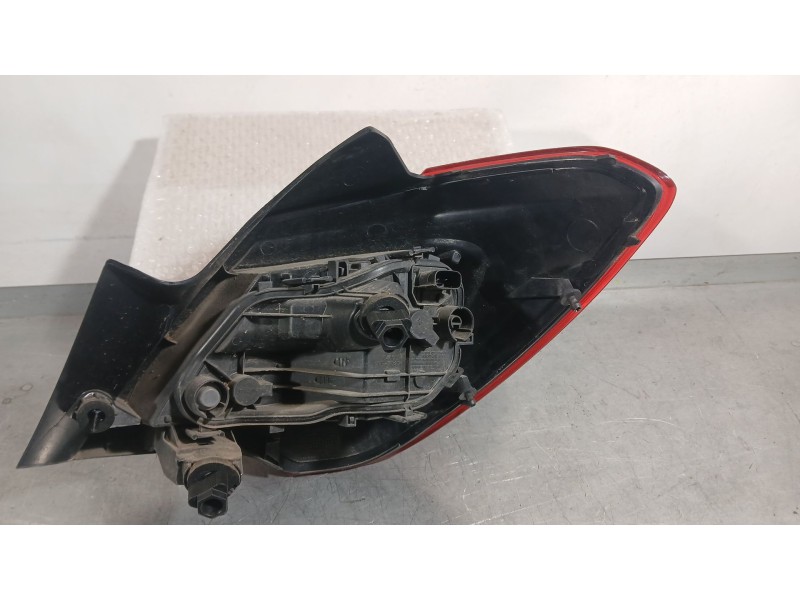 Recambio de piloto trasero izquierdo exterior para opel corsa e (x15) 1.4 (08, 68) referencia OEM IAM 39090647  