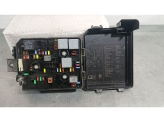 CAJA RELES / FUSIBLES 39068005 