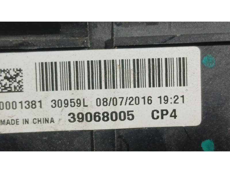 Recambio de caja reles / fusibles para opel corsa e (x15) 1.4 (08, 68) referencia OEM IAM 13470476  