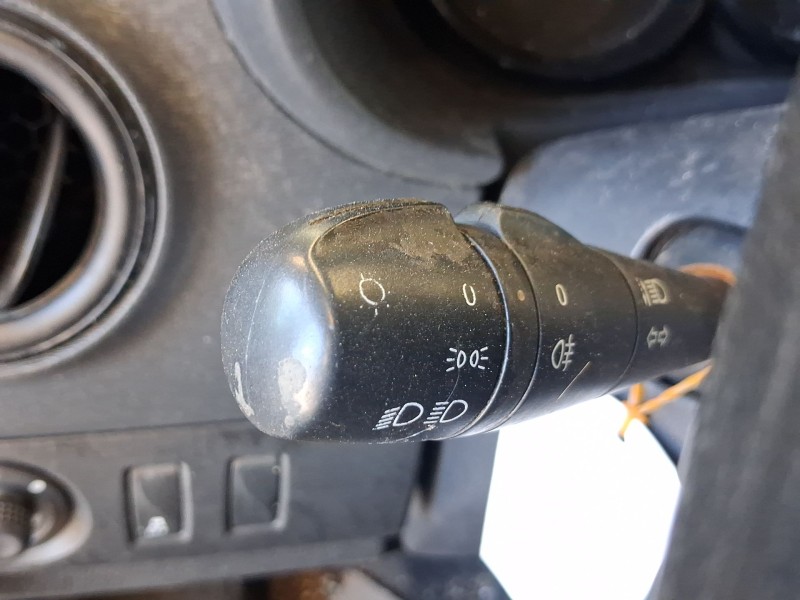 Recambio de mando luces y limpia para dacia dokker furgón/monospace 1.5 dci (feaj) referencia OEM IAM 255403924R  8201168003