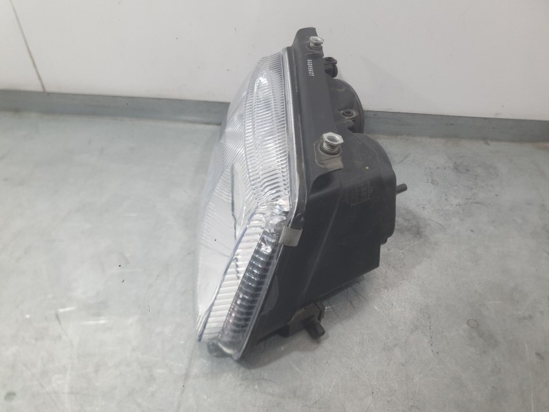 Recambio de faro derecho para volkswagen passat b5 (3b2) 1.9 tdi referencia OEM IAM 3B0941018K  