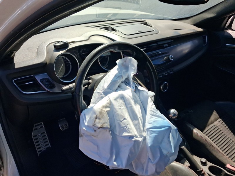alfa romeo giulietta (940_) del año 2012