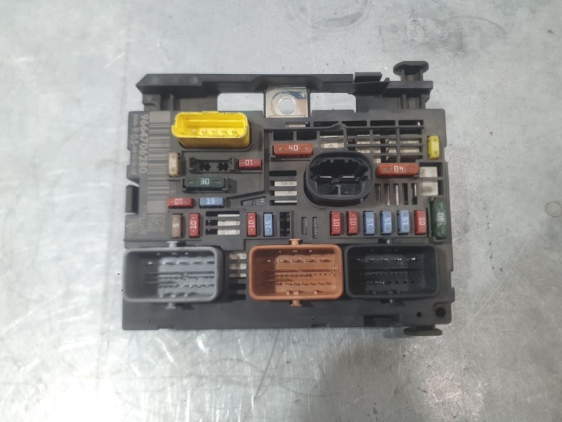 Recambio de caja reles / fusibles para peugeot 308 sw i (4e_, 4h_) 1.4 16v referencia OEM IAM   