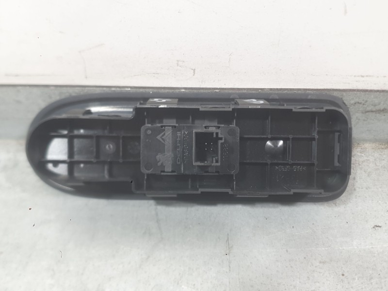 Recambio de mando elevalunas delantero derecho para peugeot 308 sw i (4e_, 4h_) 1.4 16v referencia OEM IAM 649029  
