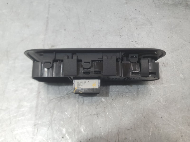Recambio de mando elevalunas delantero izquierdo para peugeot 308 sw i (4e_, 4h_) 1.4 16v referencia OEM IAM 649024  