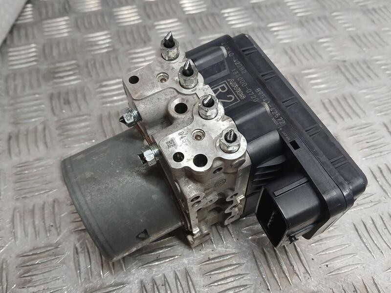 Recambio de abs para toyota rav 4 exclusive referencia OEM IAM 4454042282 ADVICS 1330000720 8954142575
