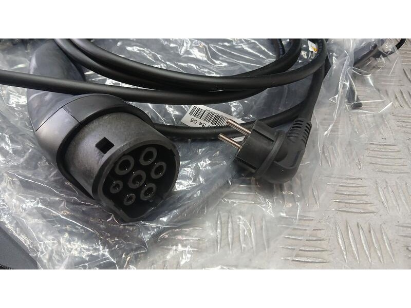 Recambio de cable para mercedes-benz clase c (w206) c 300 de (206.208) referencia OEM IAM A005833405001 CABLE CARGA DE BATERIA H