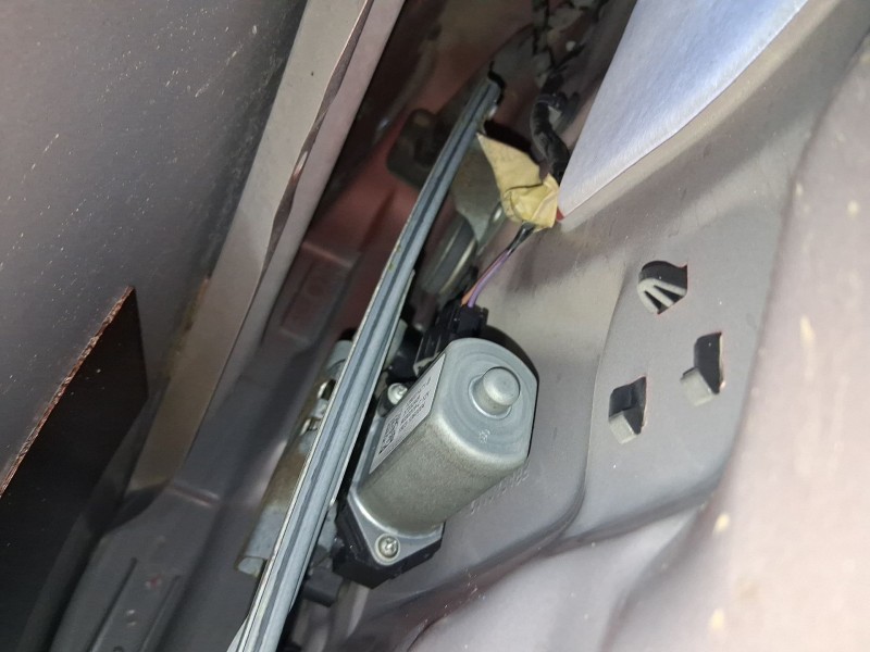 Recambio de elevalunas trasero derecho para renault clio iv (bh_) 0.9 tce 90 referencia OEM IAM 827008880R  