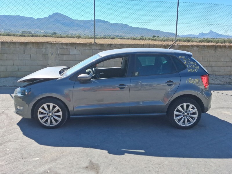 volkswagen polo v (6r1, 6c1) del año 2010