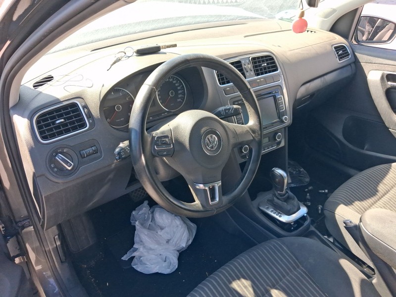 volkswagen polo v (6r1, 6c1) del año 2010