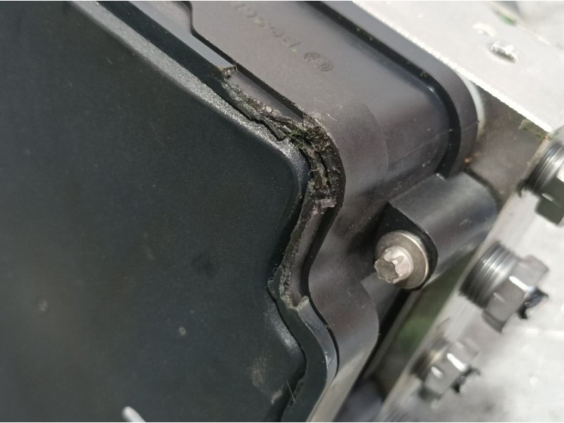 Recambio de abs para citroën c3 feel referencia OEM IAM 39242804 970261 TOCADO TIENE GOLPE