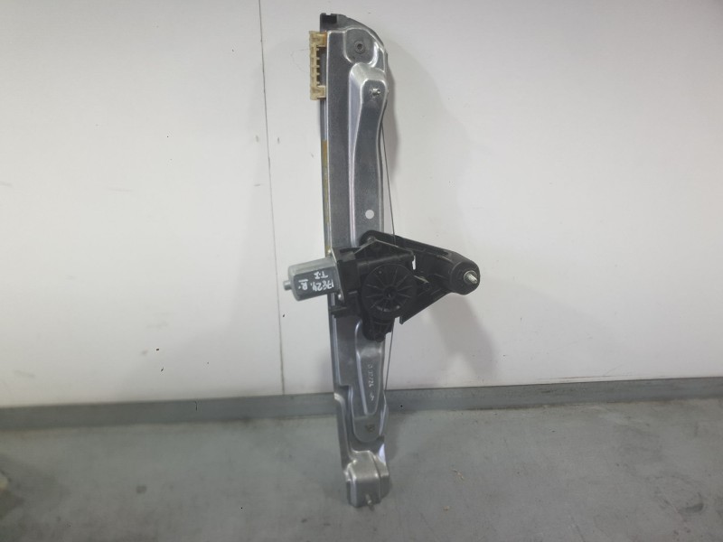 Recambio de elevalunas trasero izquierdo para dacia sandero iii 1.0 tce 90 eco-g referencia OEM IAM 827217099R  