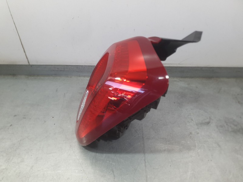 Recambio de piloto trasero derecho para fiat 500 (312_) 1.0 mild hybrid (312.ayd1b) referencia OEM IAM 52007422  
