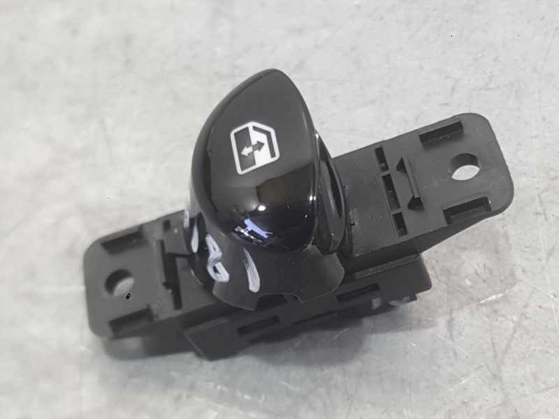 Recambio de mando elevalunas delantero izquierdo para fiat 500 (312_) 1.0 mild hybrid (312.ayd1b) referencia OEM IAM 735450601  