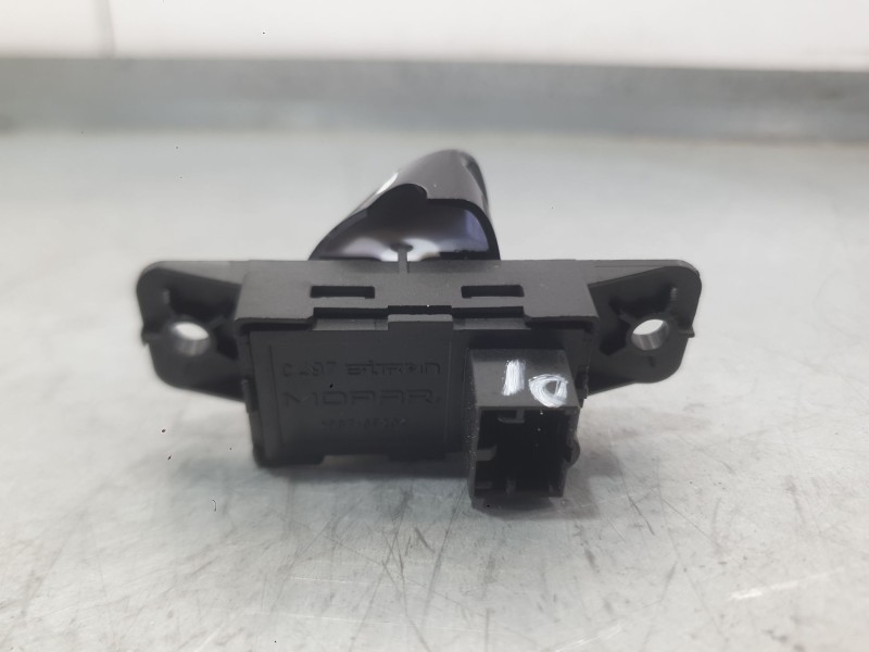 Recambio de mando elevalunas delantero izquierdo para fiat 500 (312_) 1.0 mild hybrid (312.ayd1b) referencia OEM IAM 735450601  