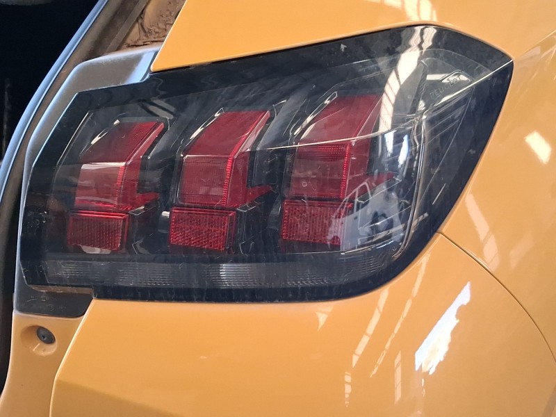 Recambio de piloto trasero derecho para peugeot 208 ii (ub_, up_, uw_, uj_) 1.2 puretech 100 referencia OEM IAM 9823216580  